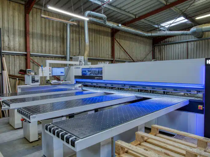 Scie à commande numérique HOMAG SAWTEQ - B-300
