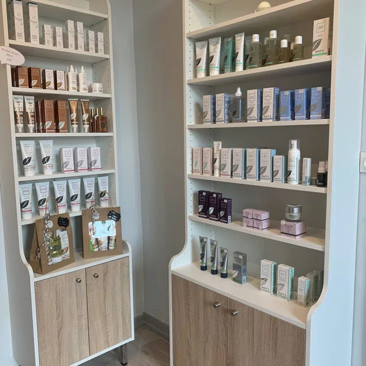 institut-beaute-presentoir-2